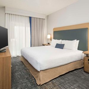 King Suite Accessible Tub Mobility Hearing Access or Non-Smoking
