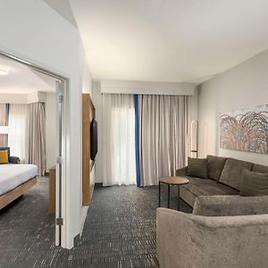 One-Bedroom King Suite Non-Smoking